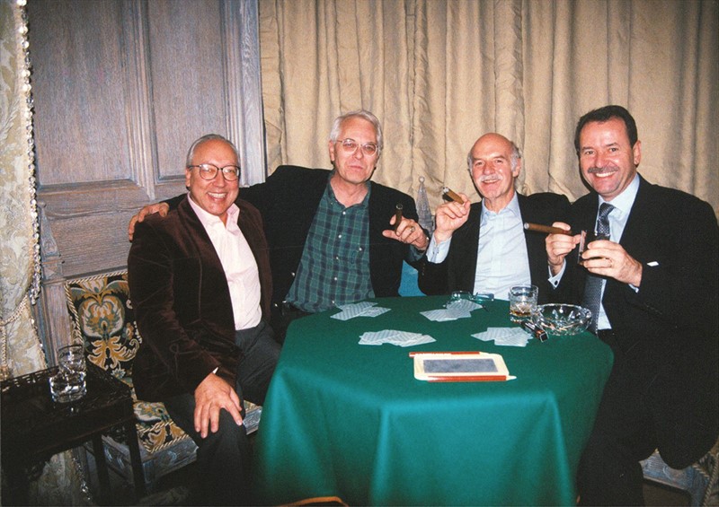 Nächtliche Jassrunde in Schottland: Financier Urs Schwarzenbach, Botschafter Bruno Spinner, Cuisinier Anton Mosimann und Banker Werner Peyer geniessen das Leben.