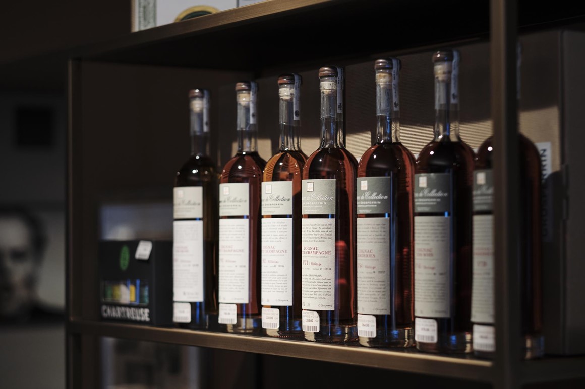 Auch ausgewählte Cognacs, etwa von der Collection Jean Gros­perrin, finden sich im La Casa del Habano in Nyon.