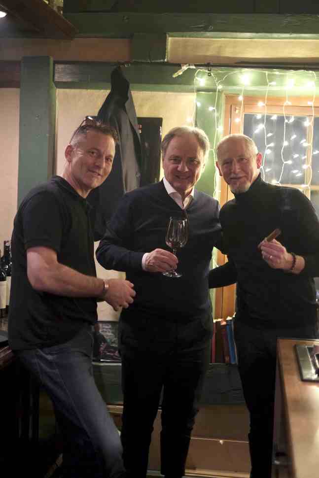 Stefan Bütikofer, Andrea Cecchi und Thomas Hermann vom Importeur Grape & Grain. 